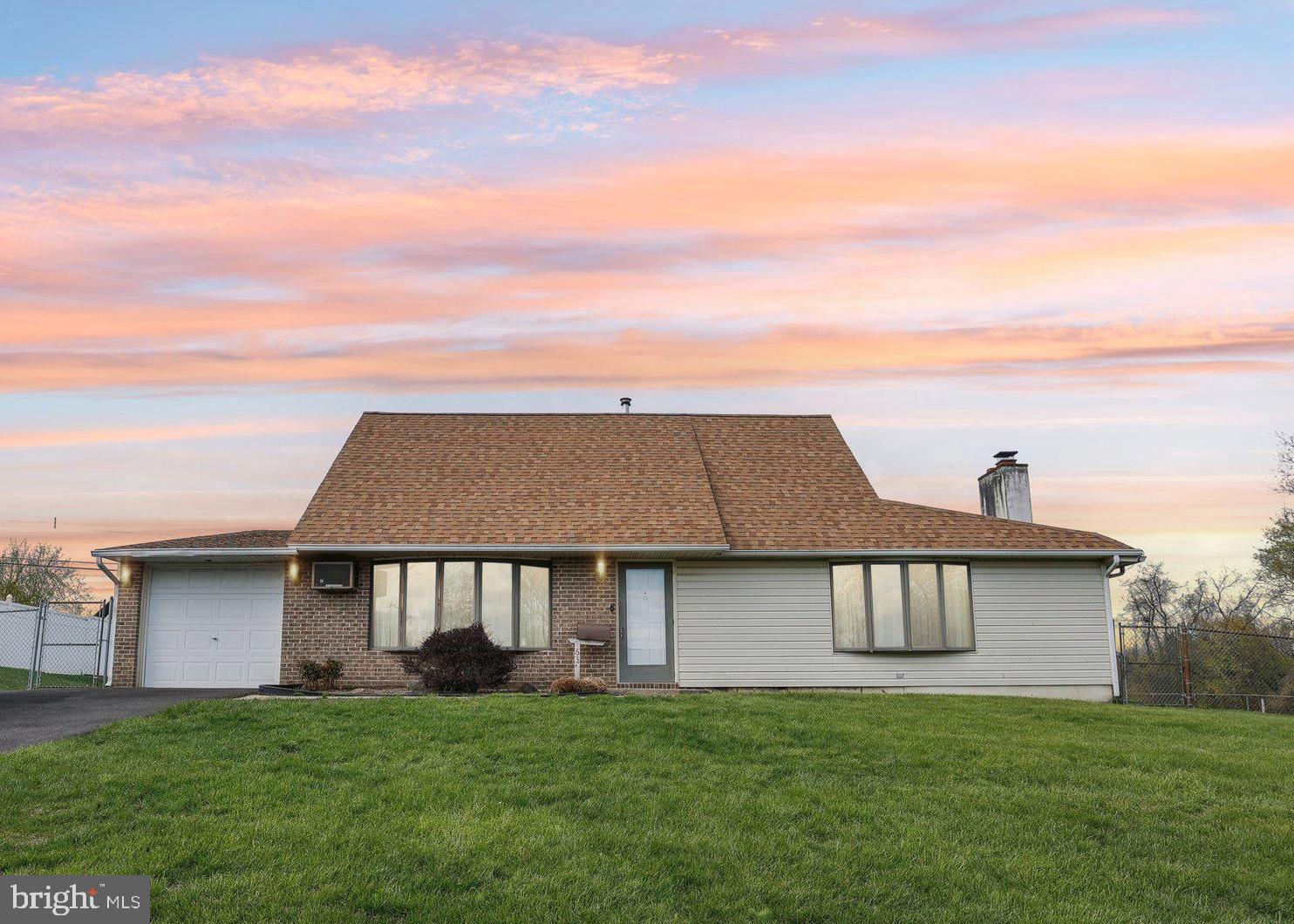 TWIN OAKS - Residential