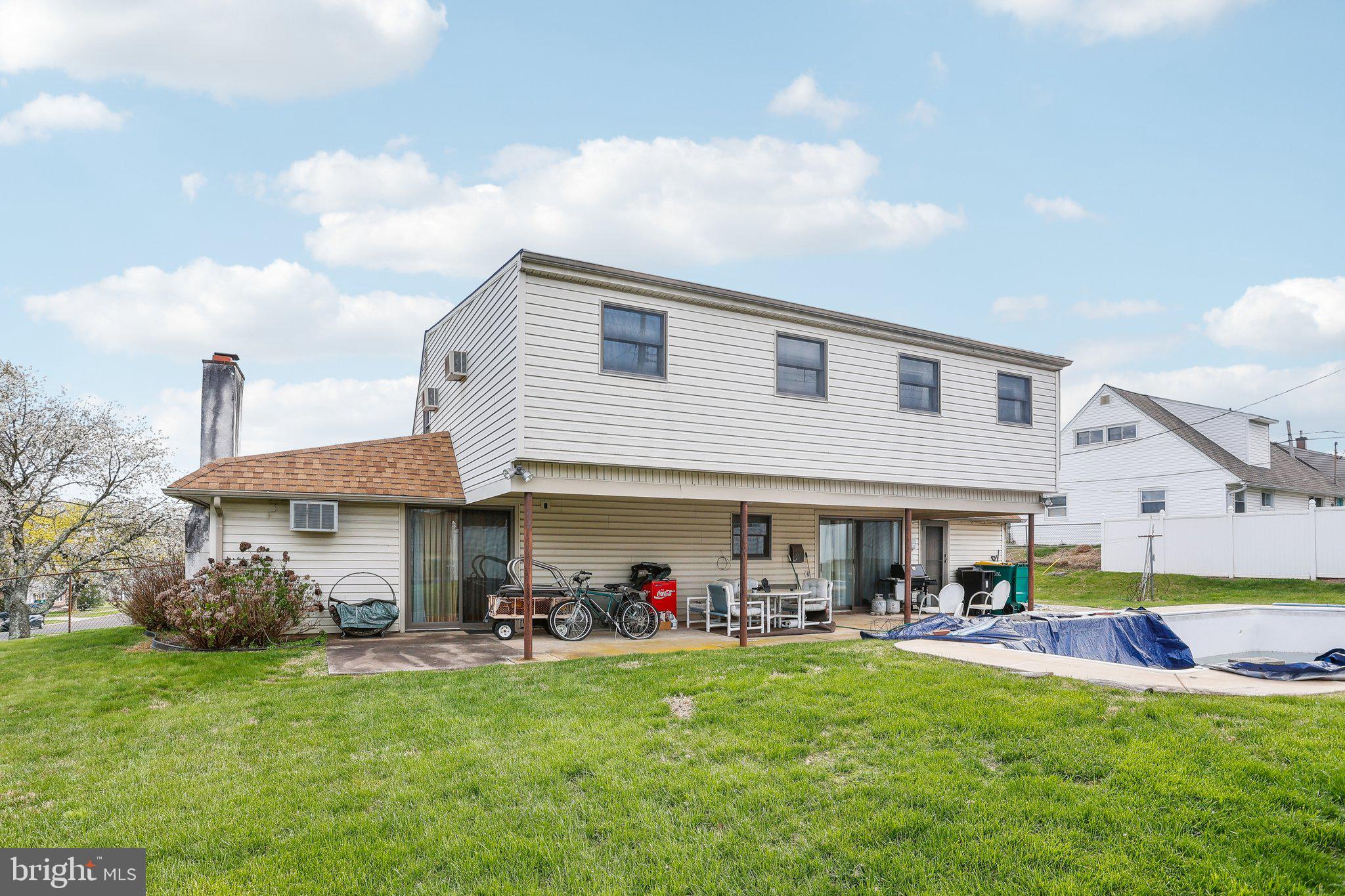 TWIN OAKS - Residential