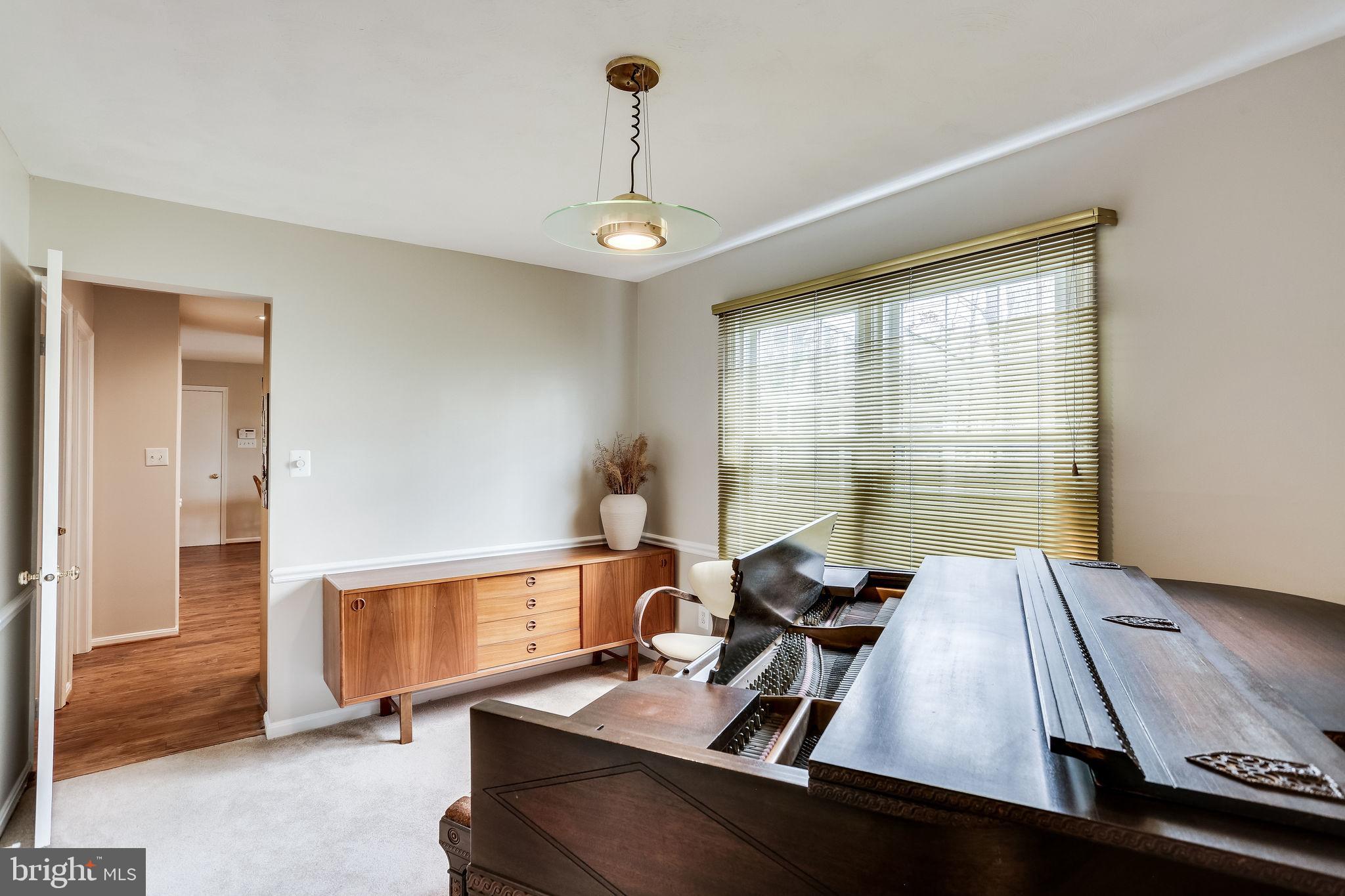NORTON SQUARE - Residential
