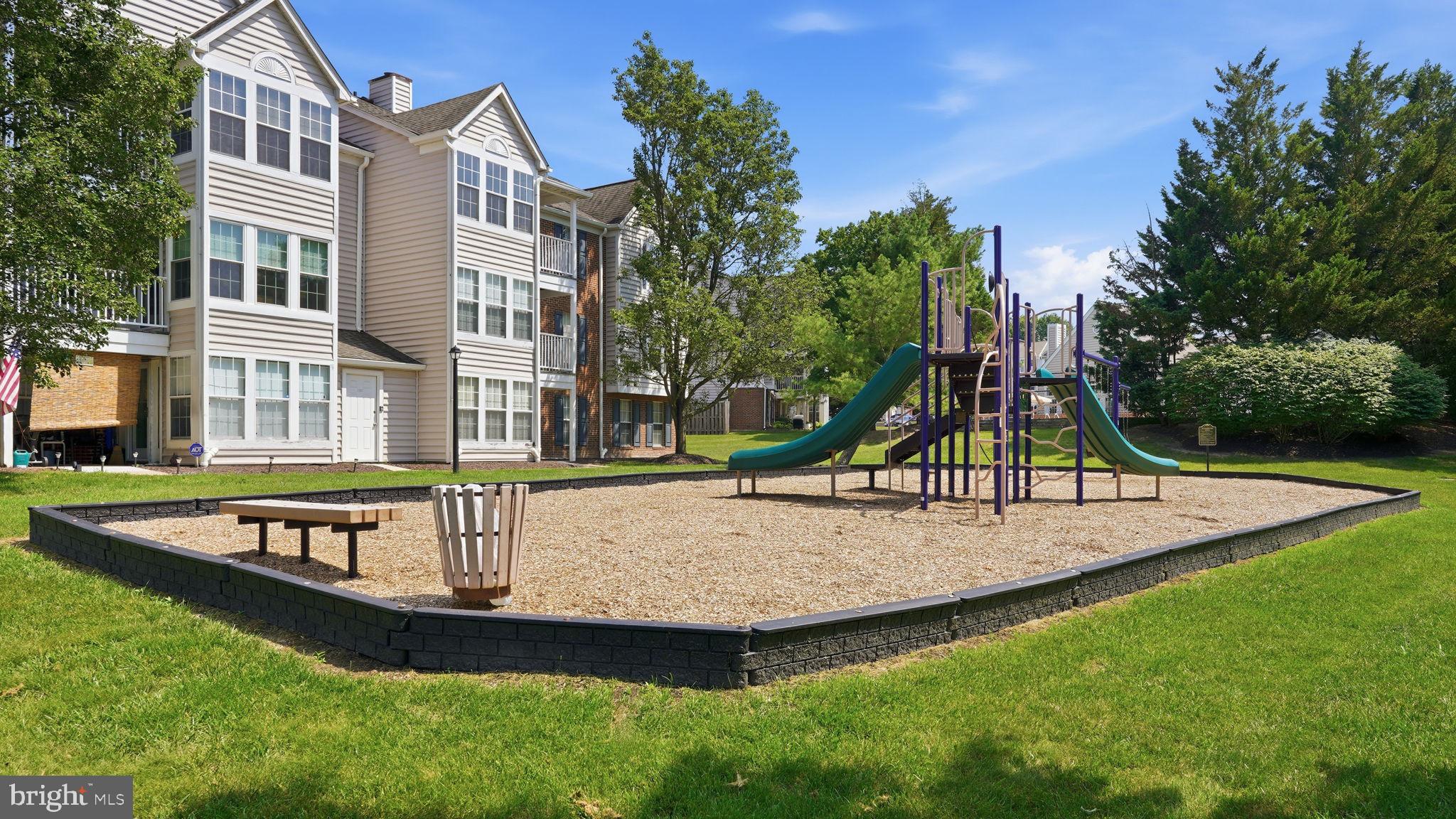SHERBROOKE CONDO - Residential