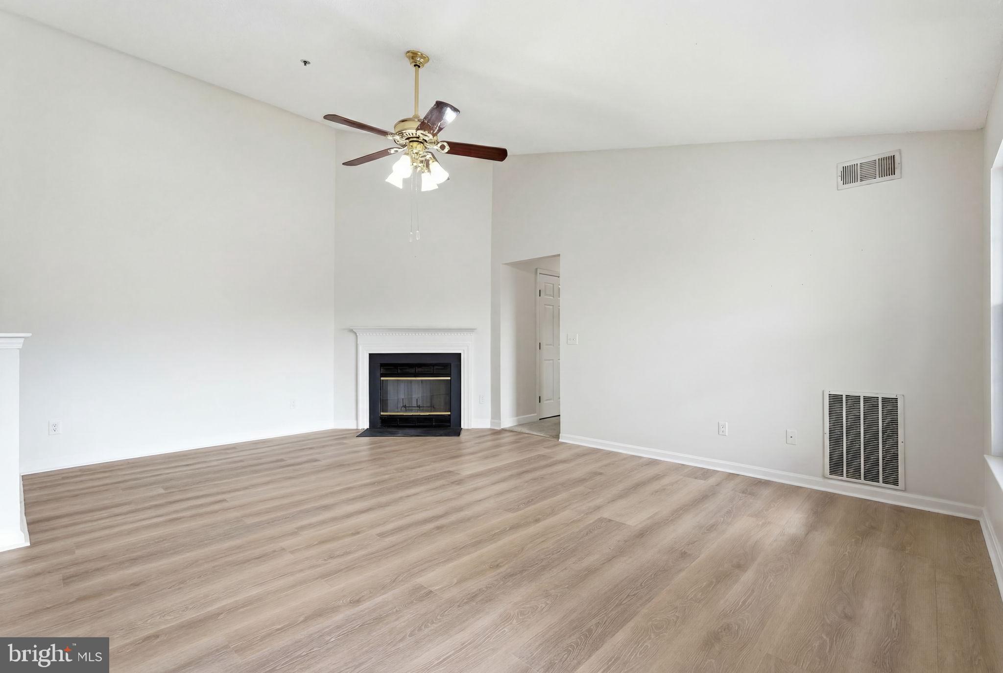 SHERBROOKE CONDO - Residential