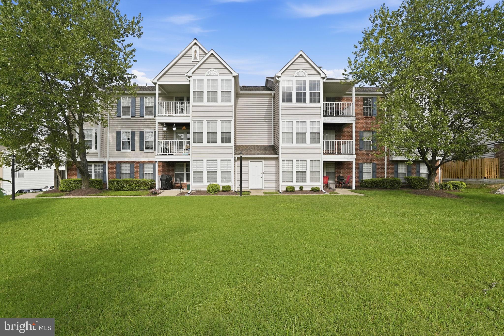 SHERBROOKE CONDO - Residential