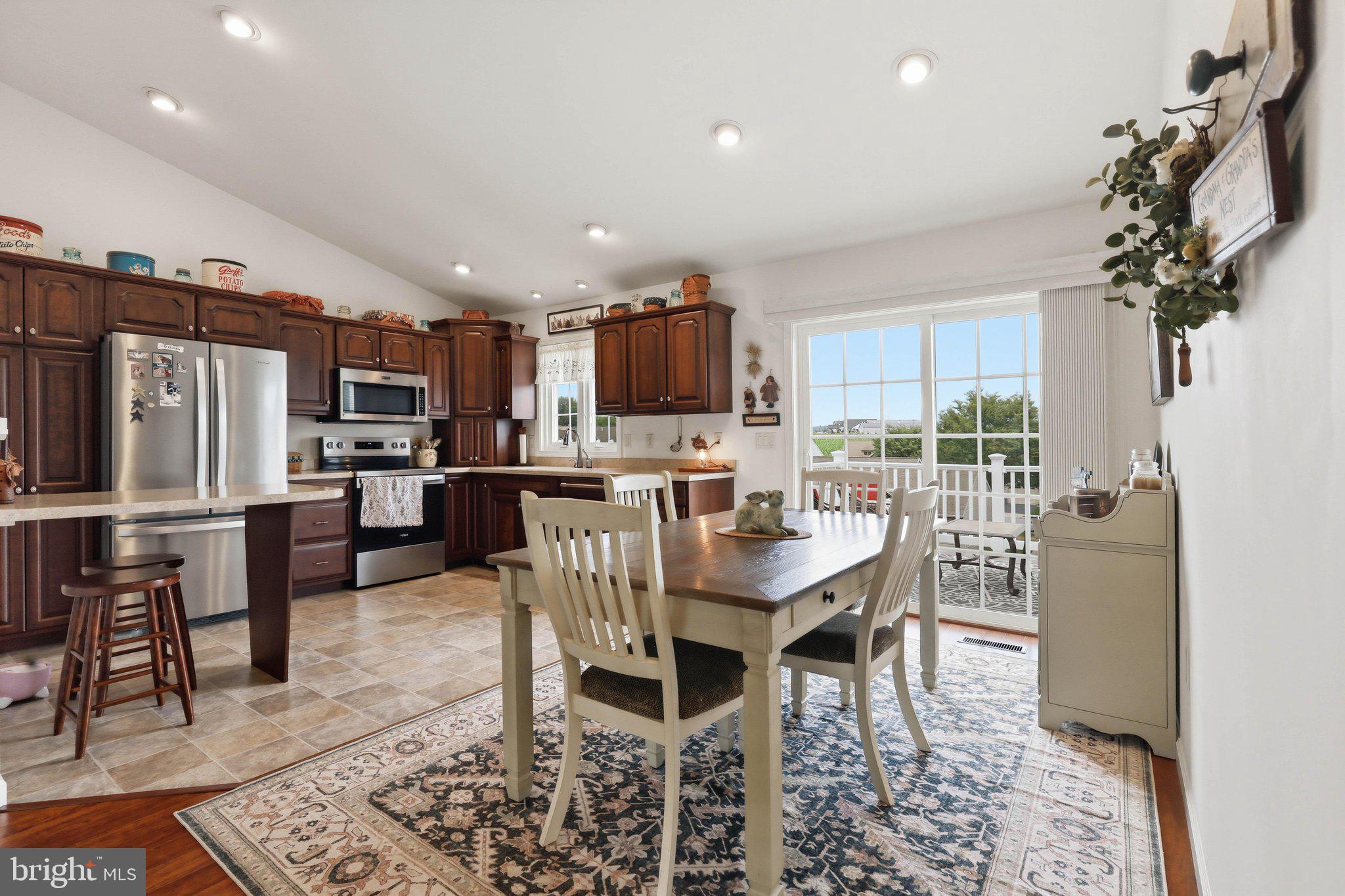 BROOKSHIRE - Residential