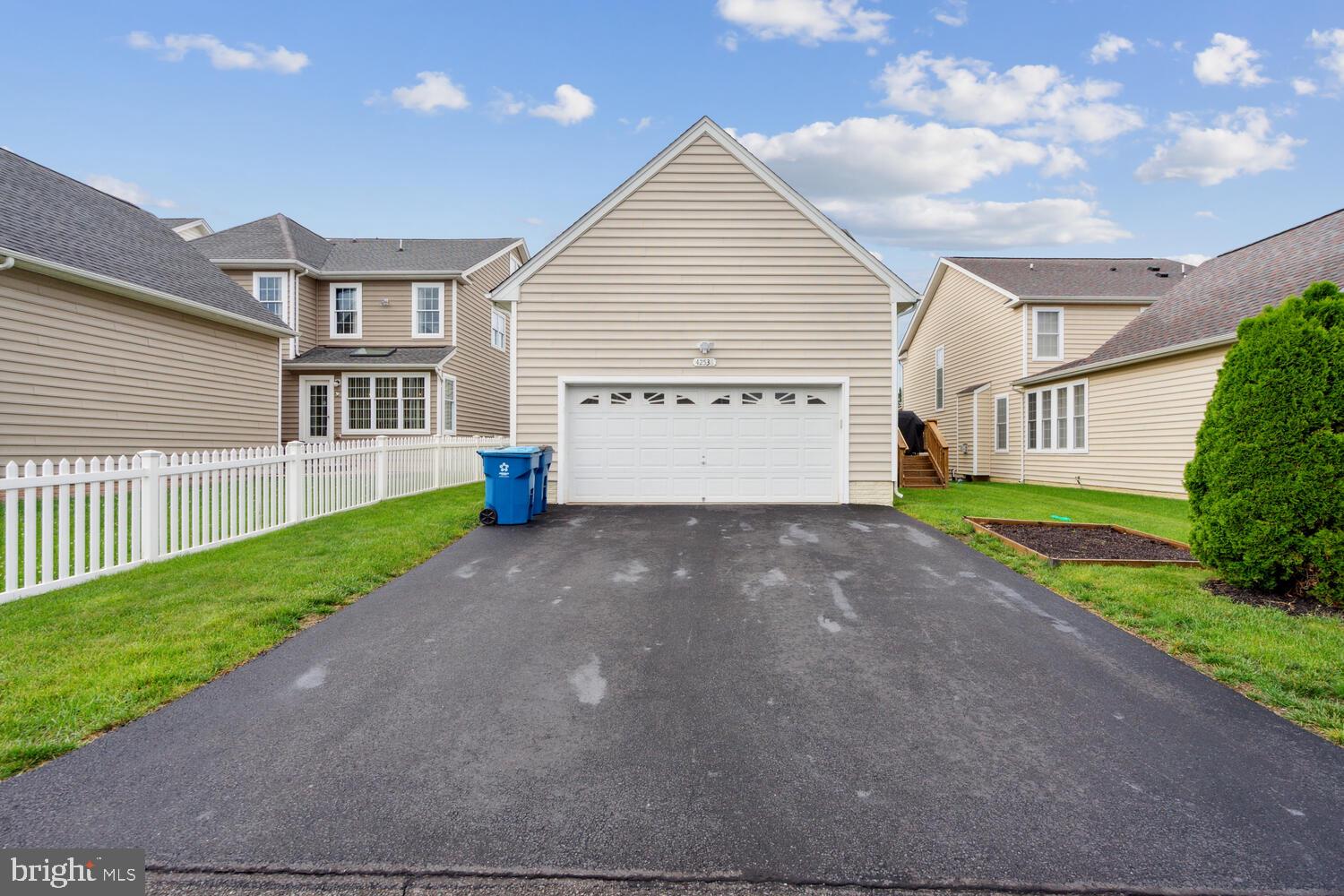 SOUTH RIDING - Residential