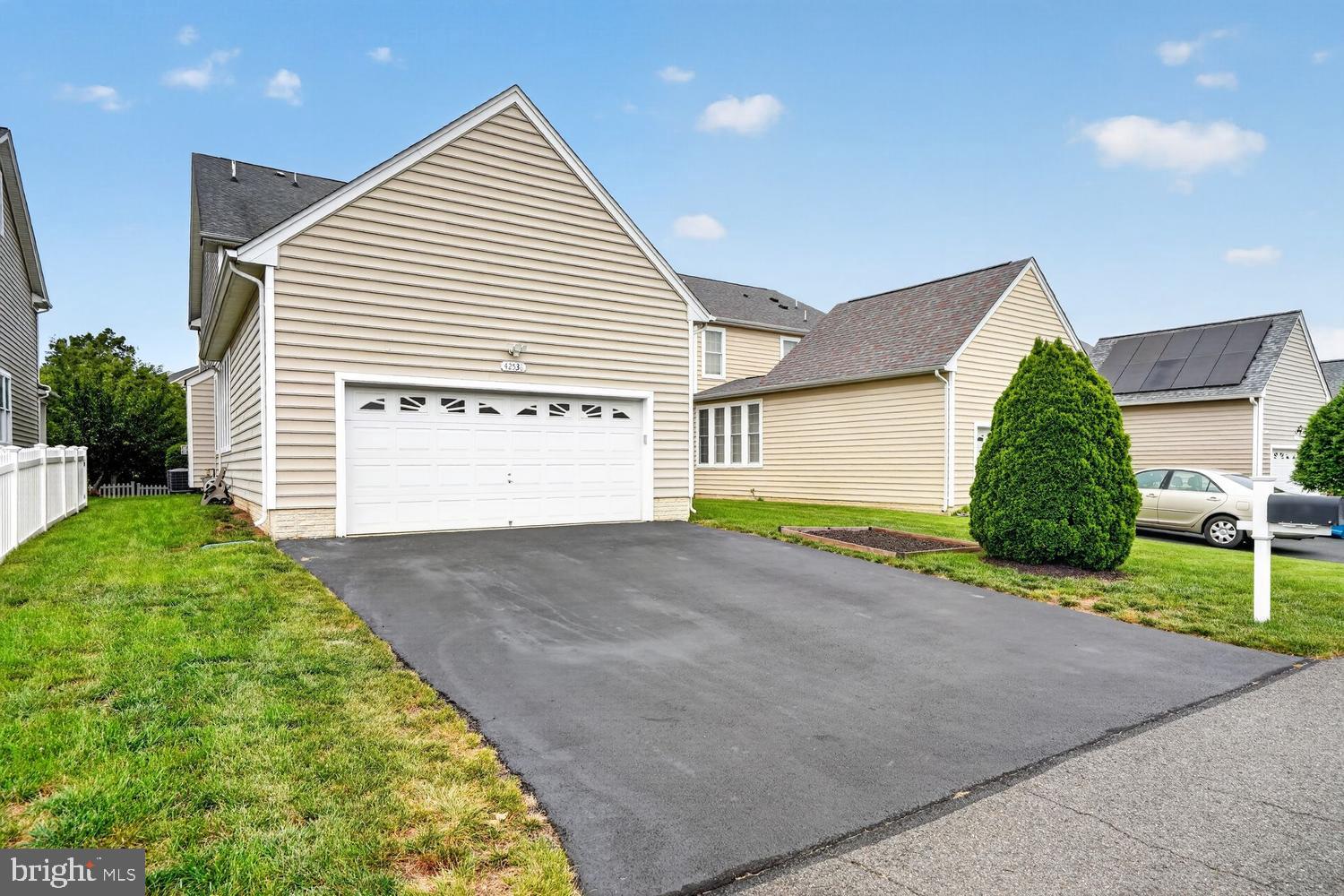 SOUTH RIDING - Residential