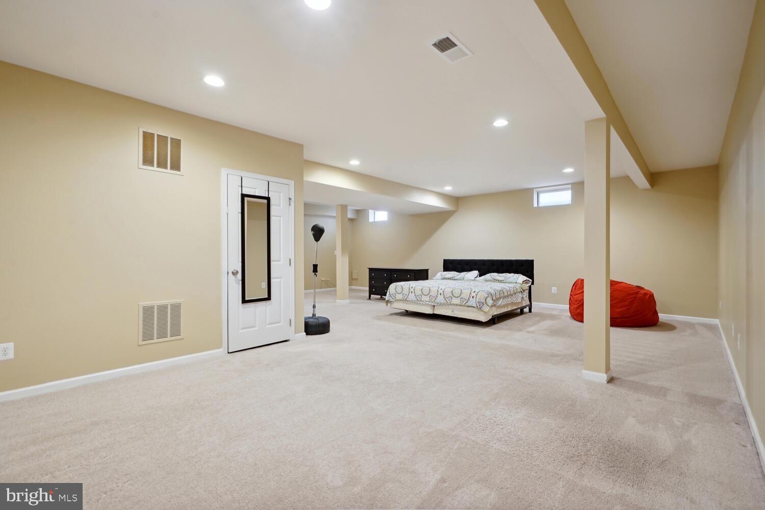 SOUTH RIDING - Residential