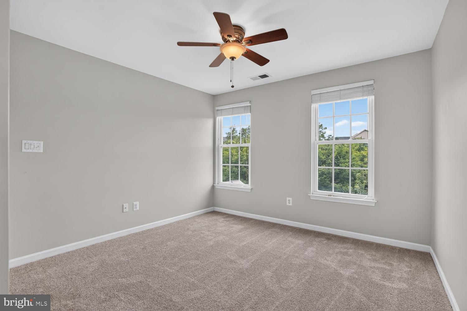 SOUTH RIDING - Residential