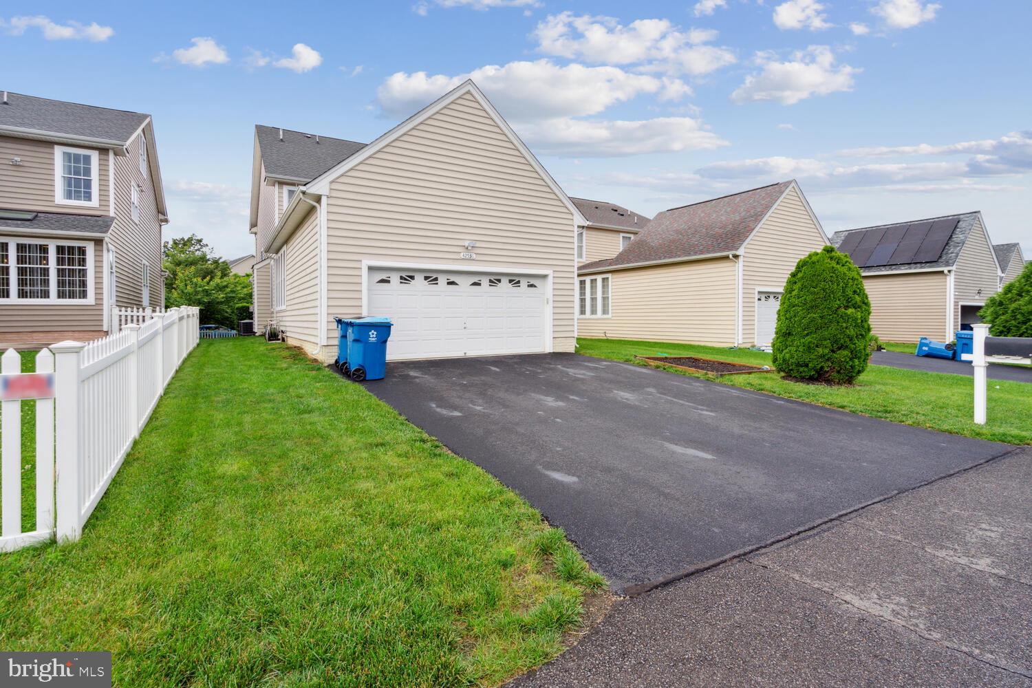 SOUTH RIDING - Residential