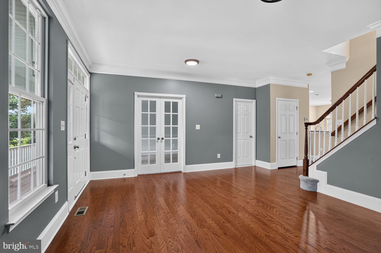 SOUTH RIDING - Residential