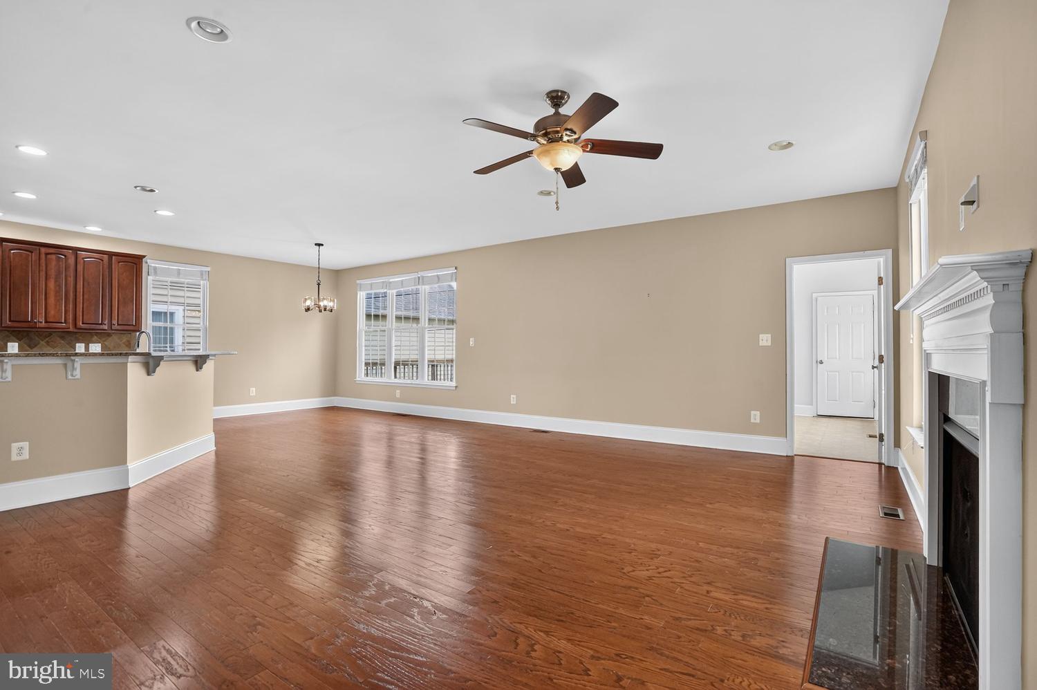 SOUTH RIDING - Residential