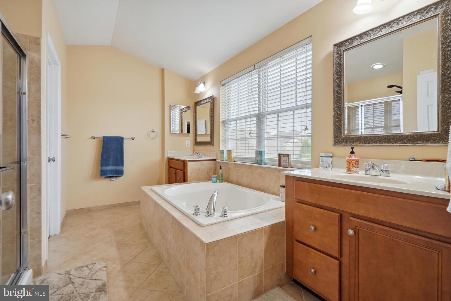 SOUTH RIDING - Residential