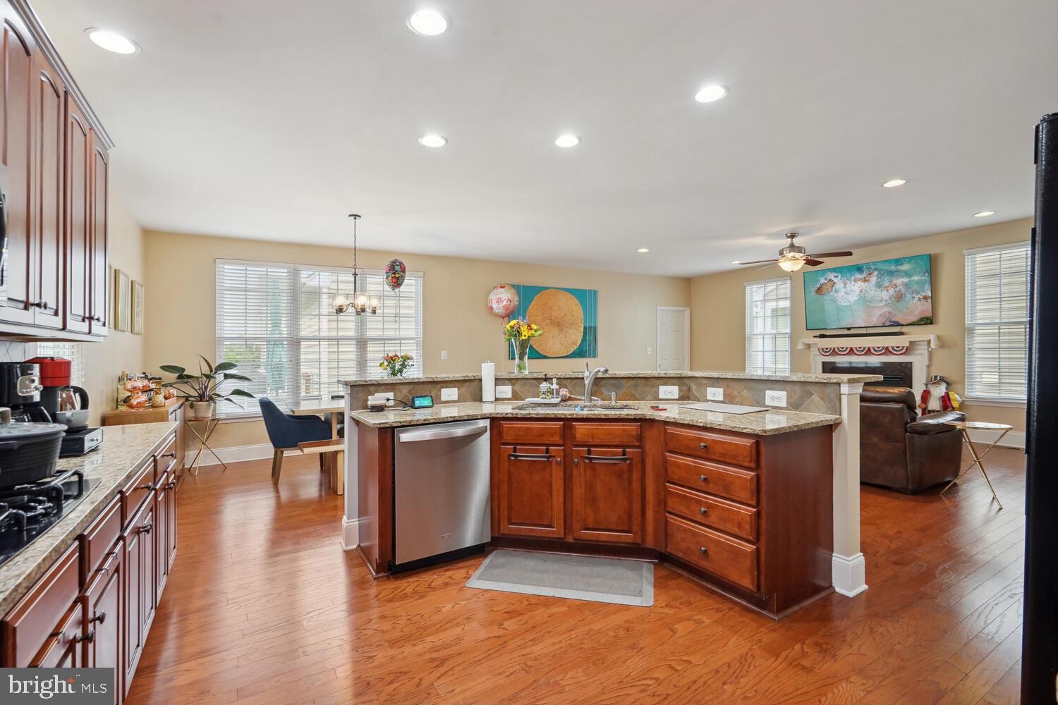 SOUTH RIDING - Residential