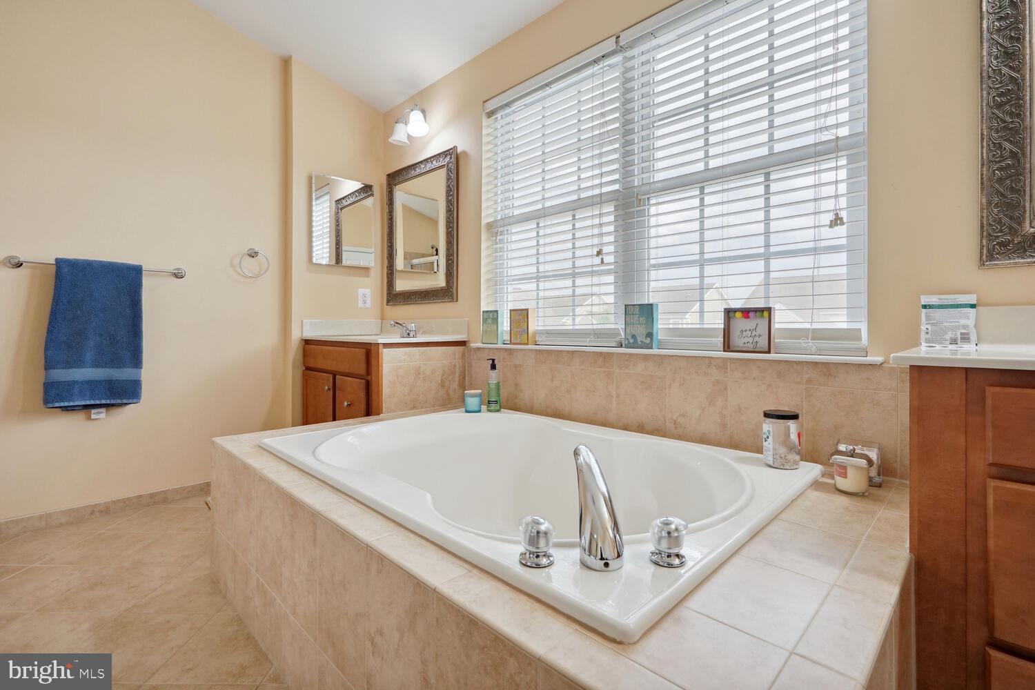 SOUTH RIDING - Residential