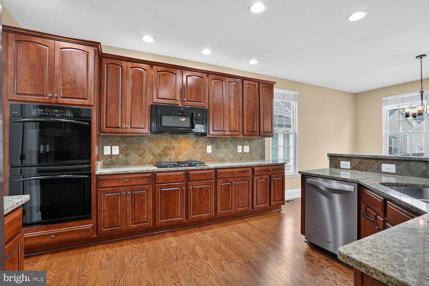 SOUTH RIDING - Residential