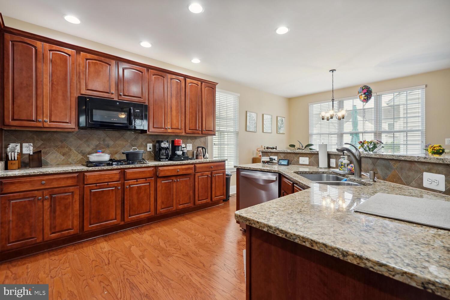 SOUTH RIDING - Residential