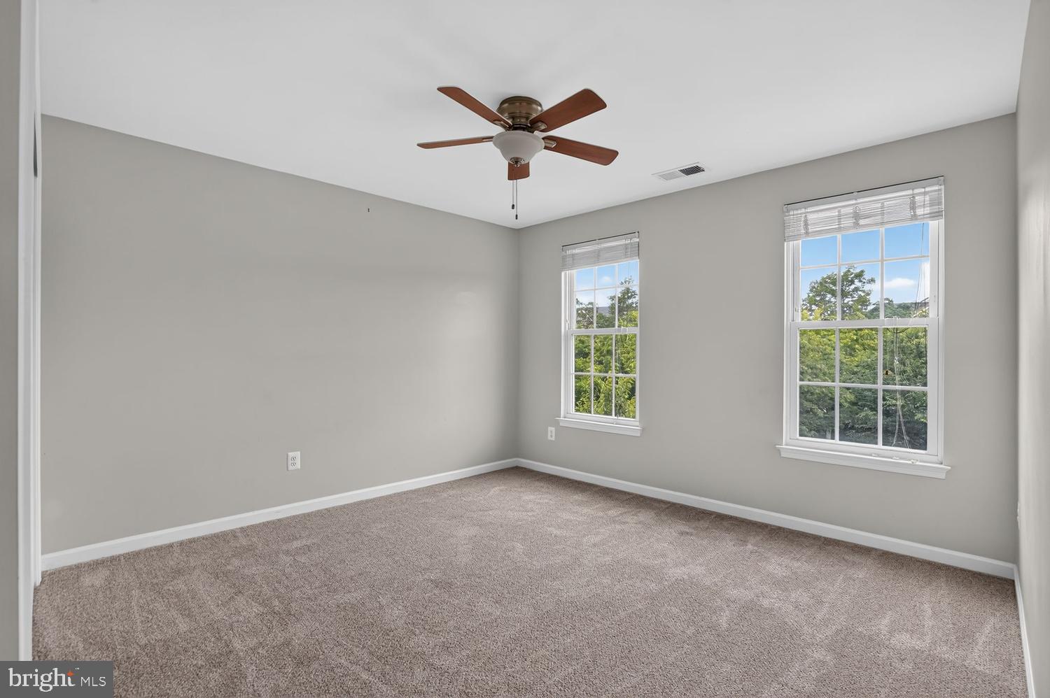 SOUTH RIDING - Residential