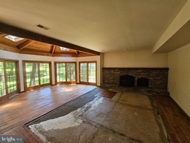 IVY WOODS - Residential