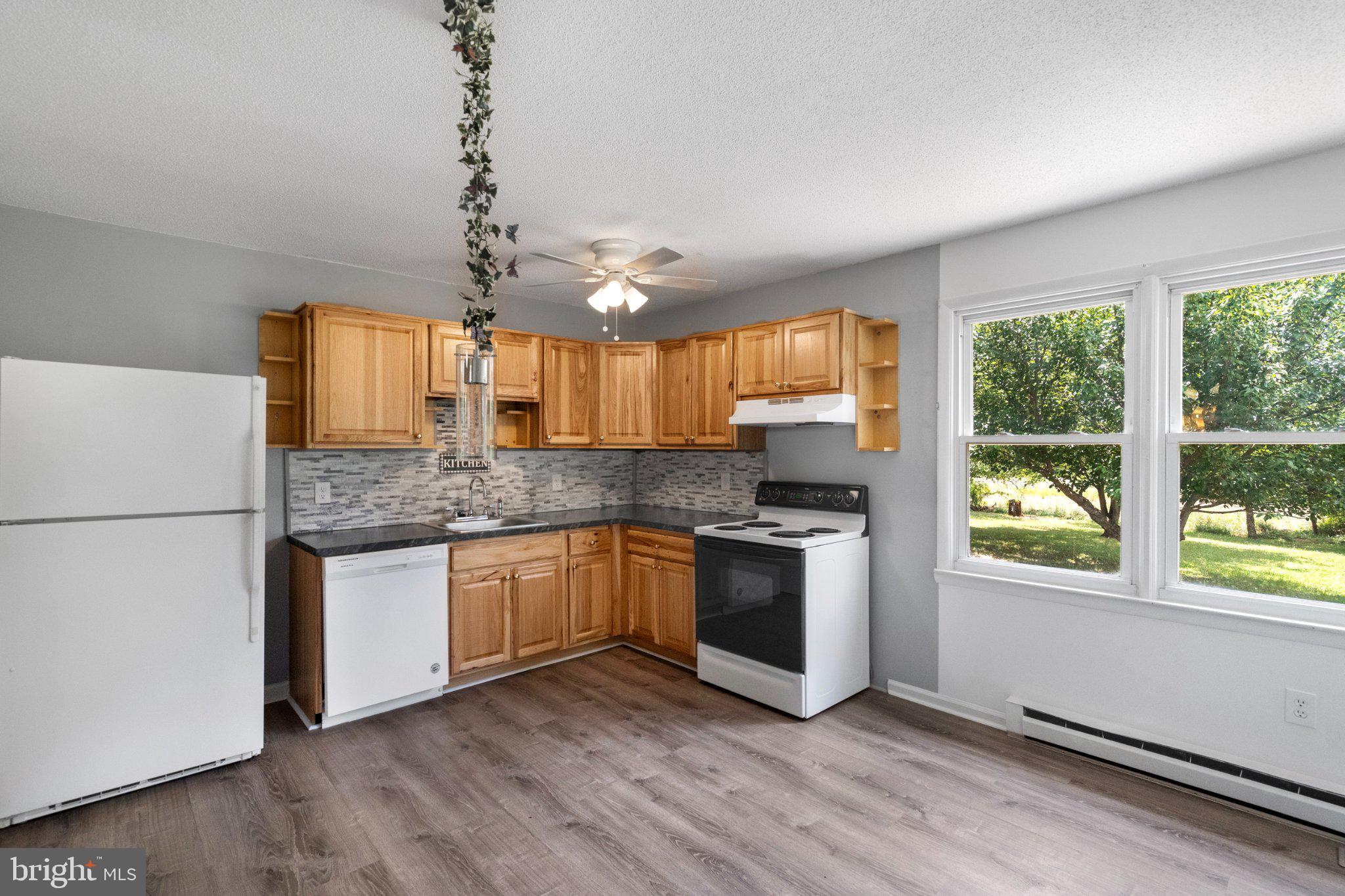 PATRICK HENRY ESTATES - Residential