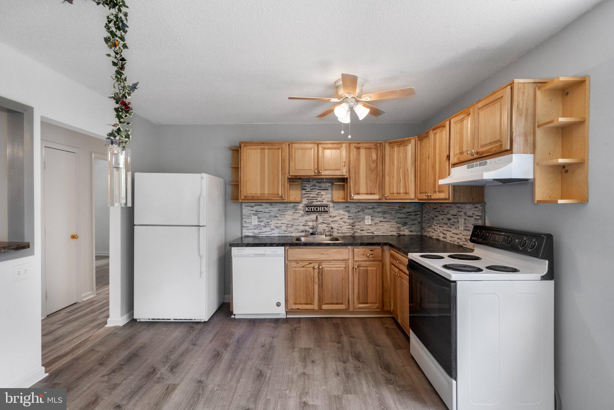 PATRICK HENRY ESTATES - Residential