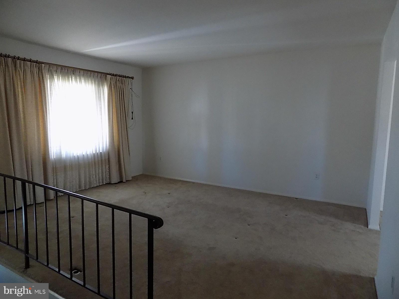 FOUR SEASONS ESTATES - Residential Lease
