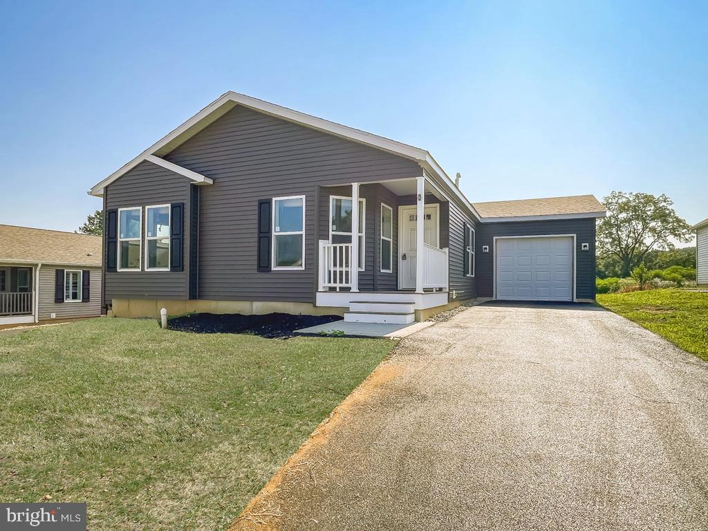 LINDALE VILLAGE - Residential