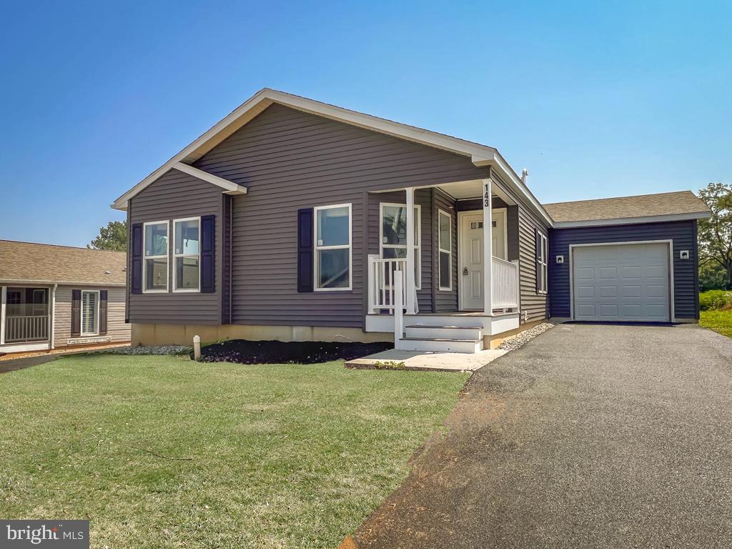 LINDALE VILLAGE - Residential