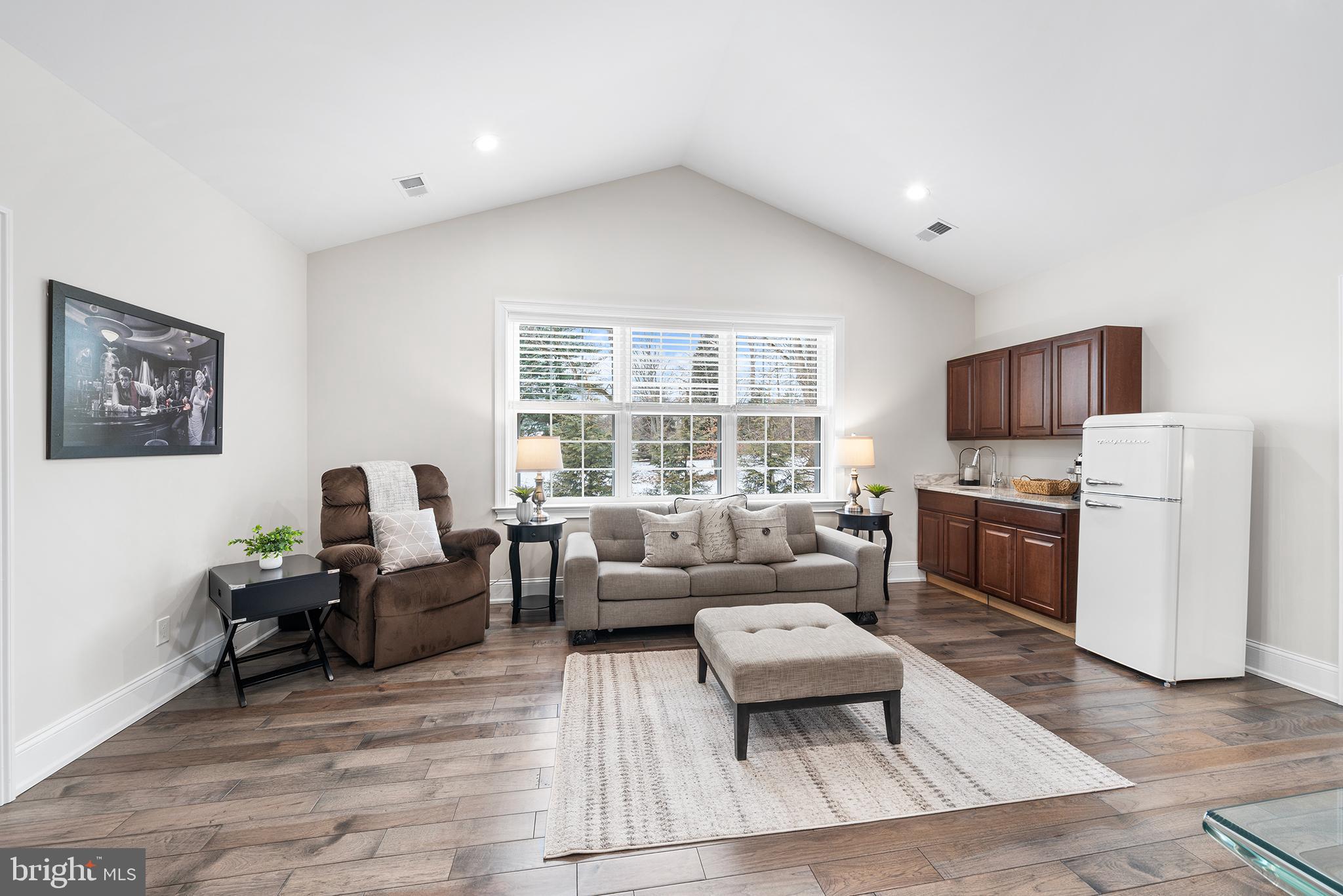 ROCKY HILL - Residential