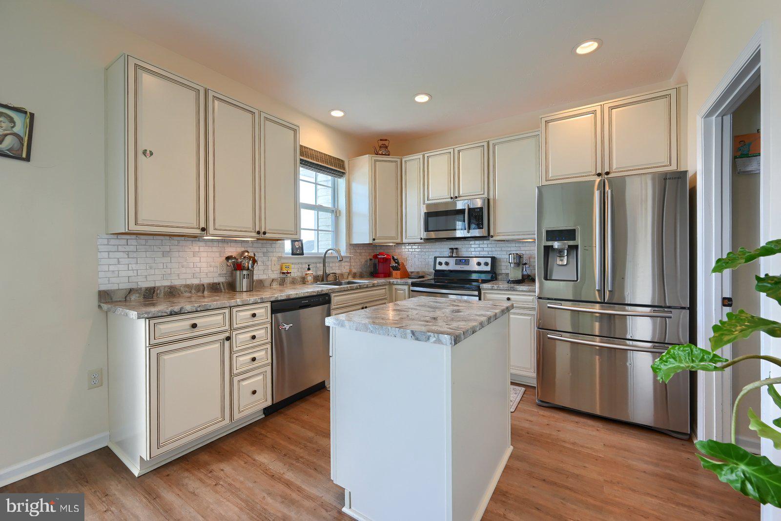 JACKSON HEIGHTS - Residential