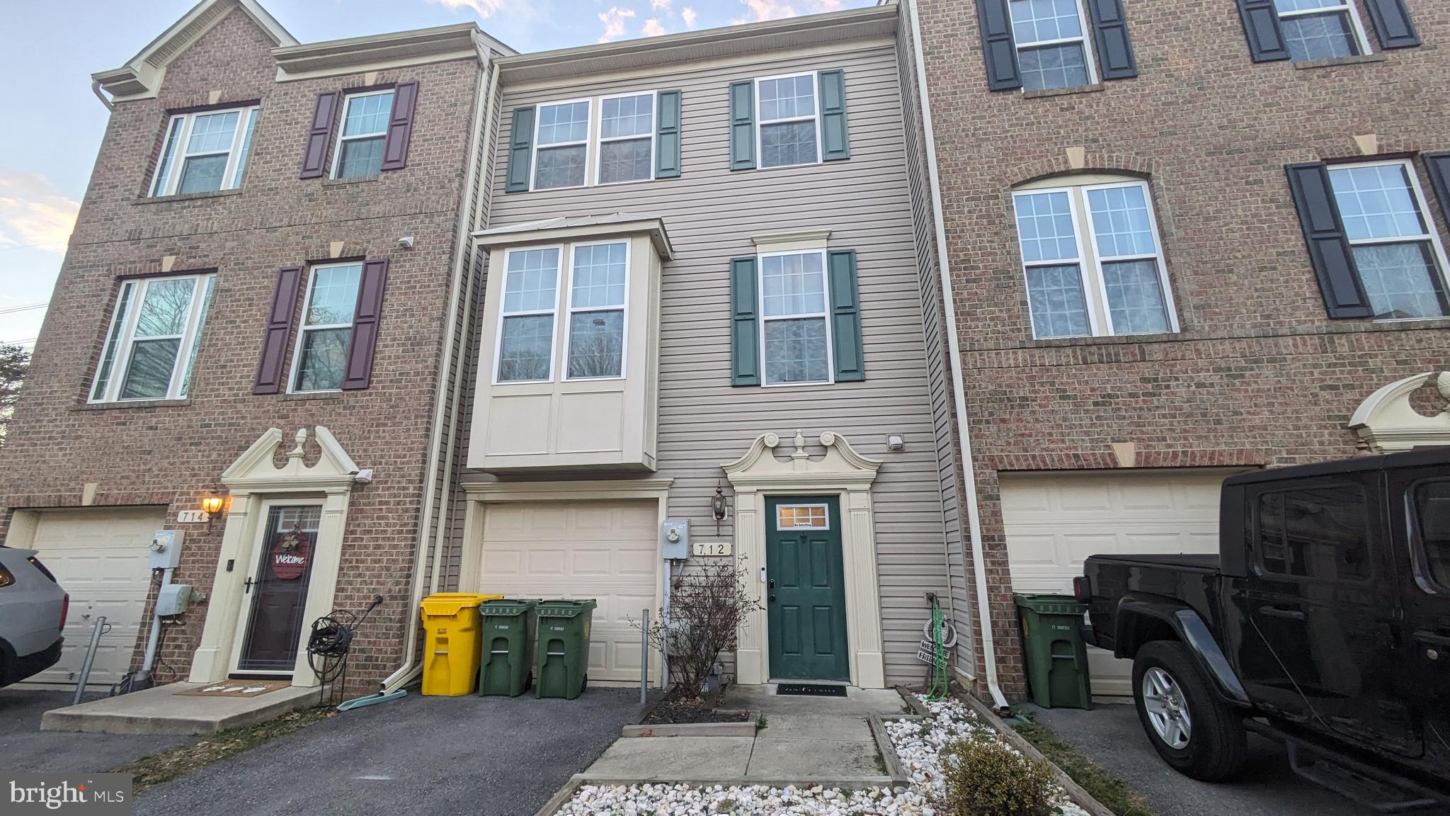 PINE RIDGE CROSSING - Residential