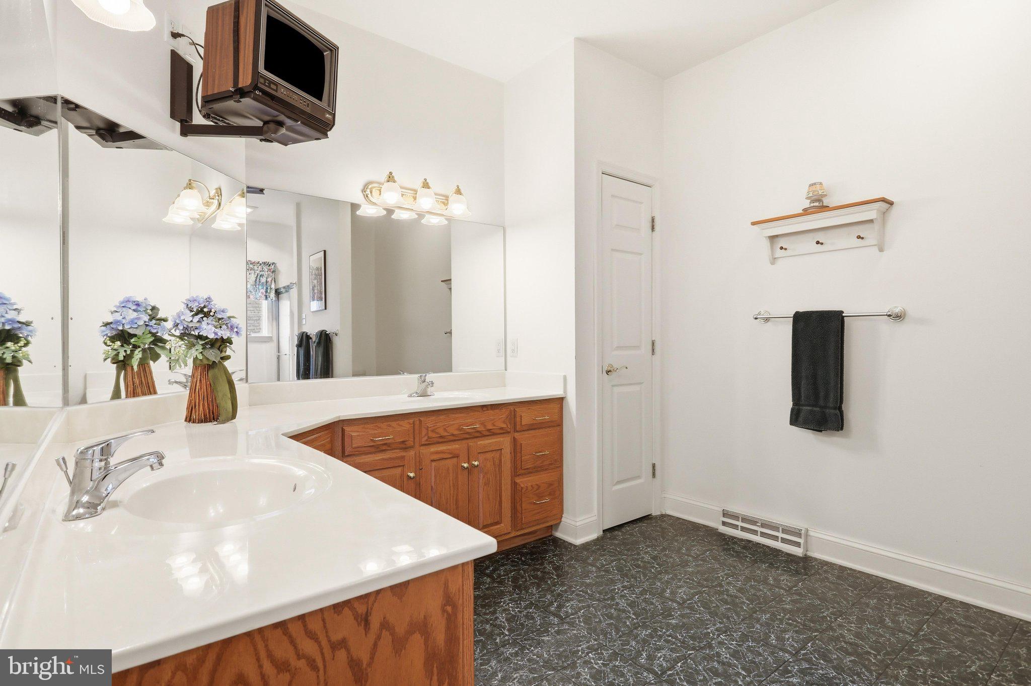MAPLE VALLEY ESTATES - Residential