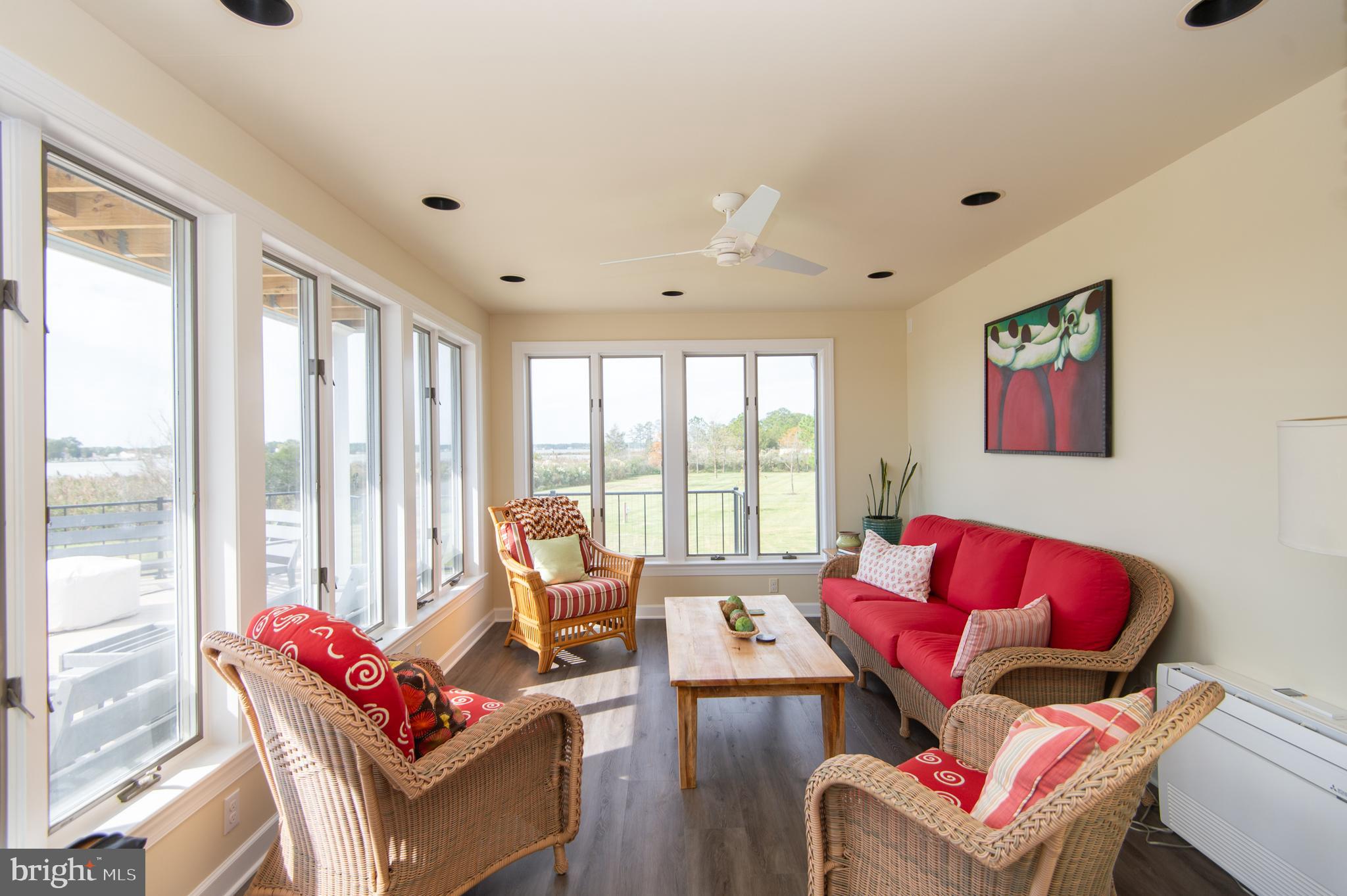 HERON HARBOR - Residential
