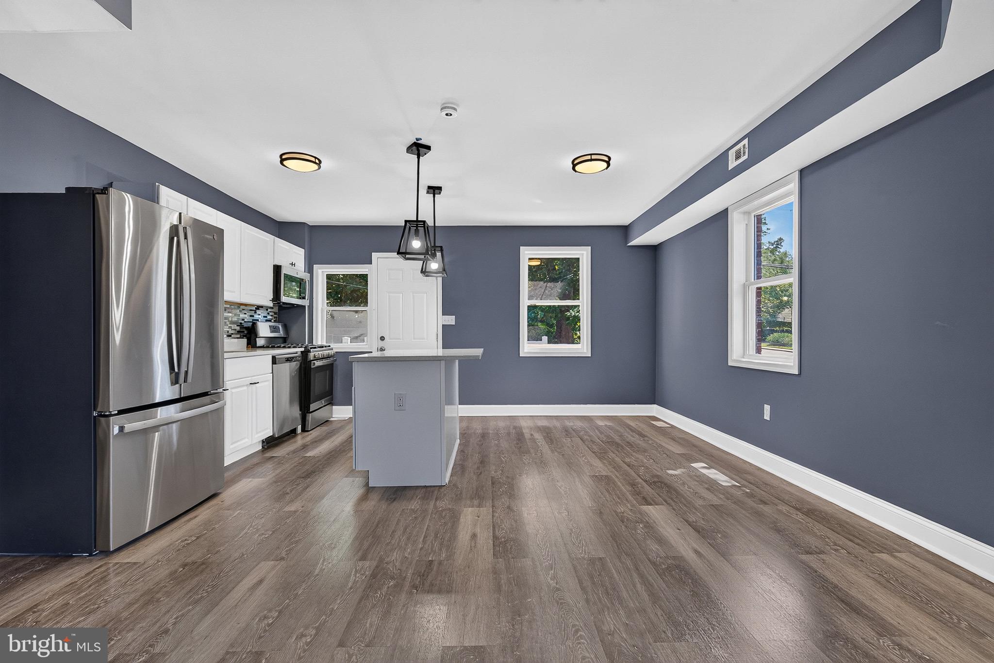 GLEN OAKS - Residential