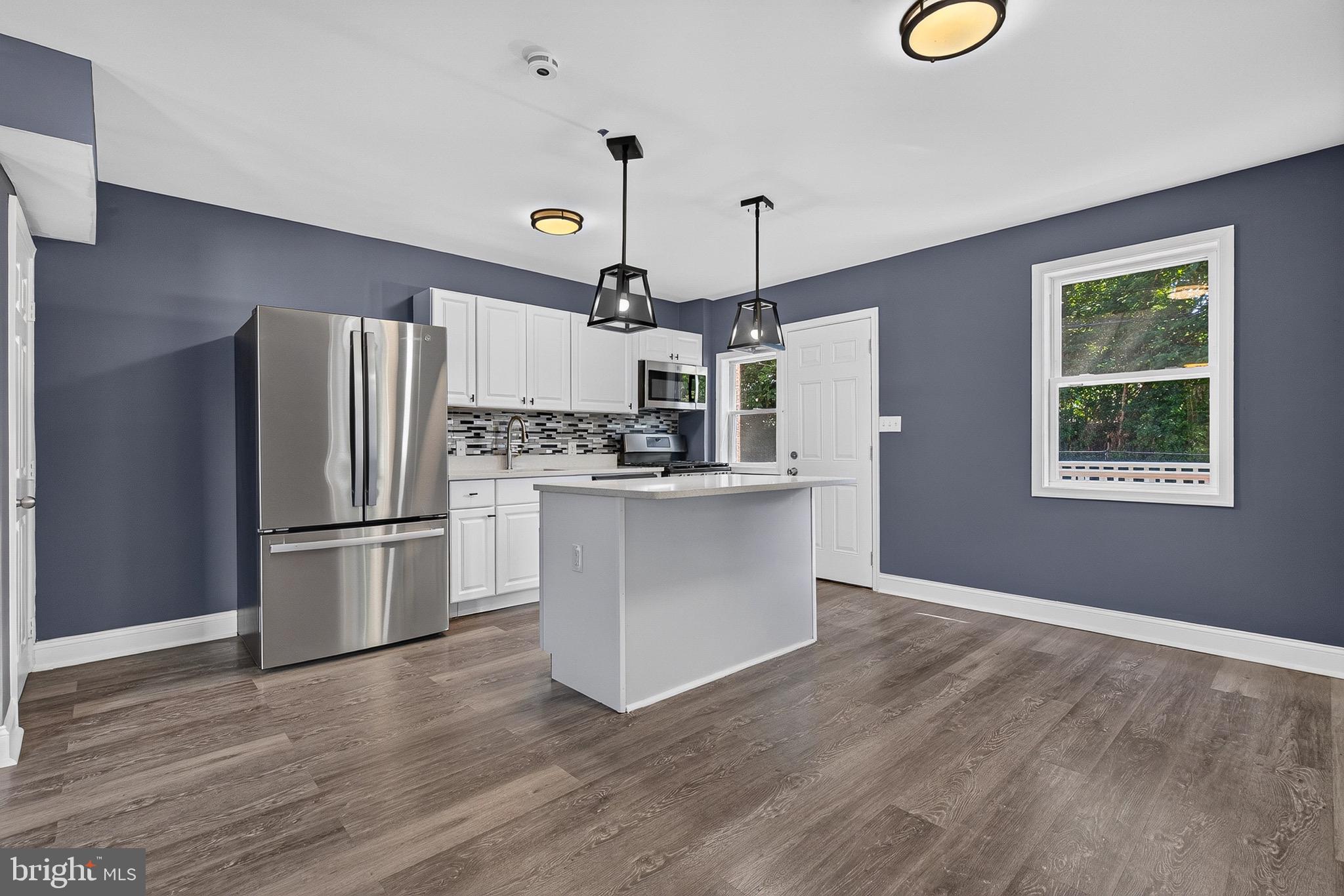 GLEN OAKS - Residential