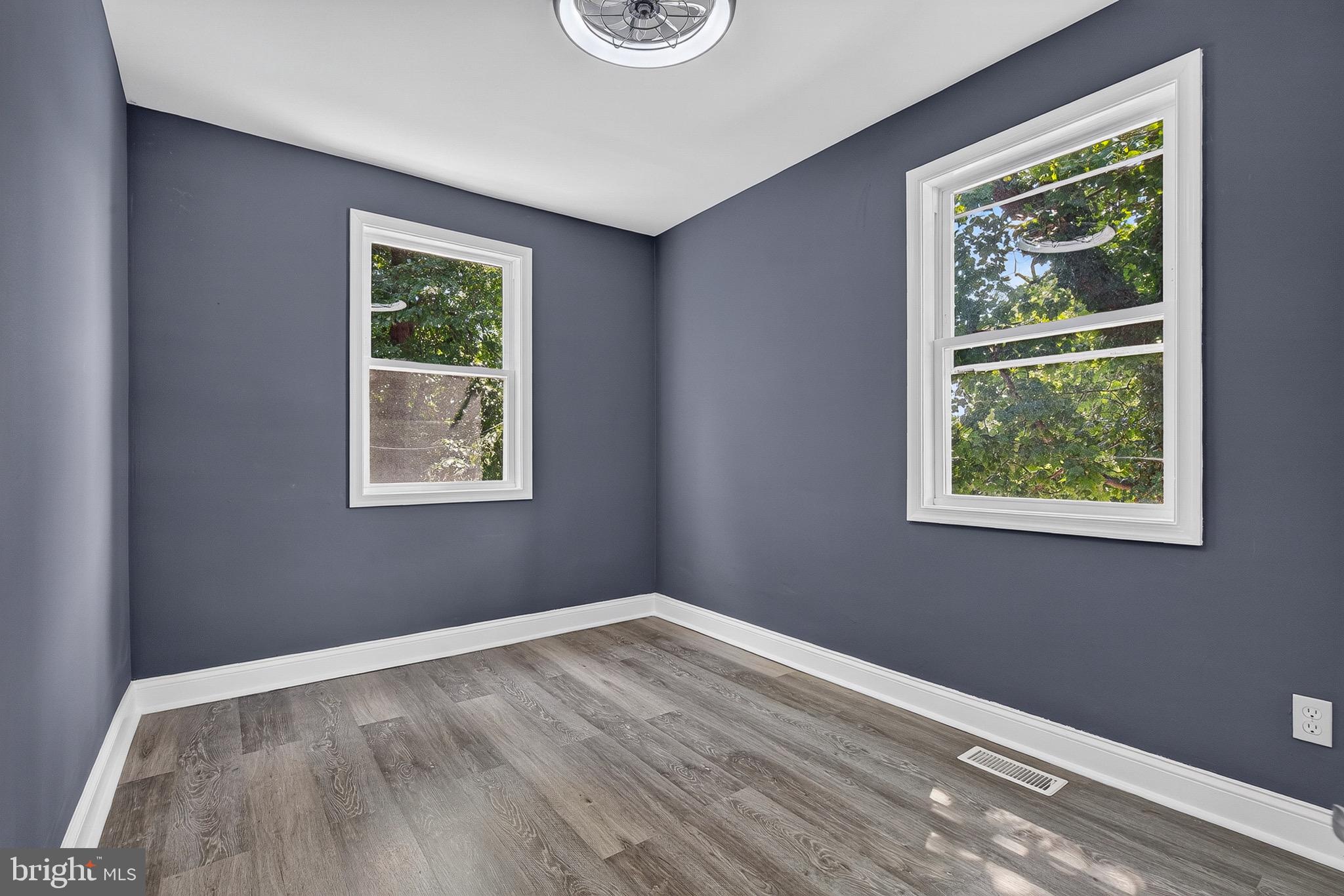 GLEN OAKS - Residential
