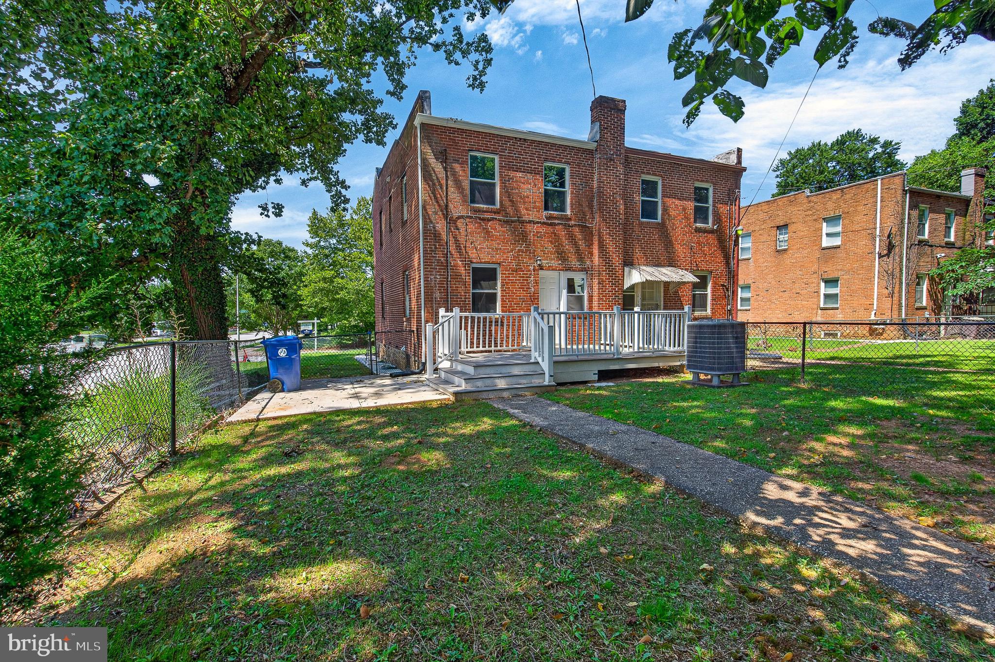 GLEN OAKS - Residential