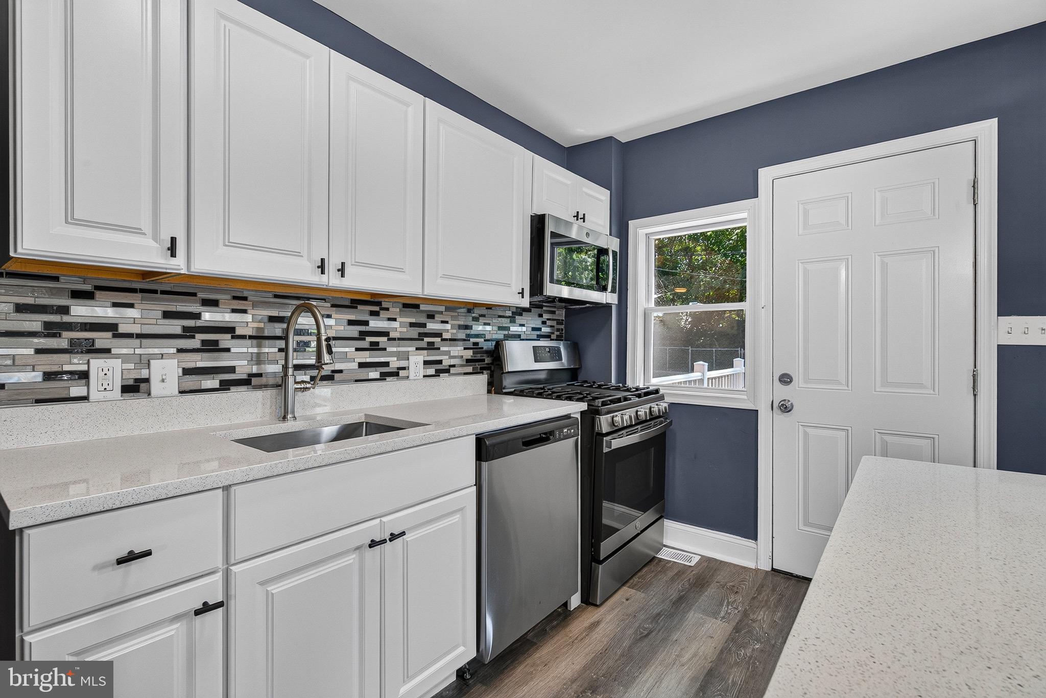 GLEN OAKS - Residential
