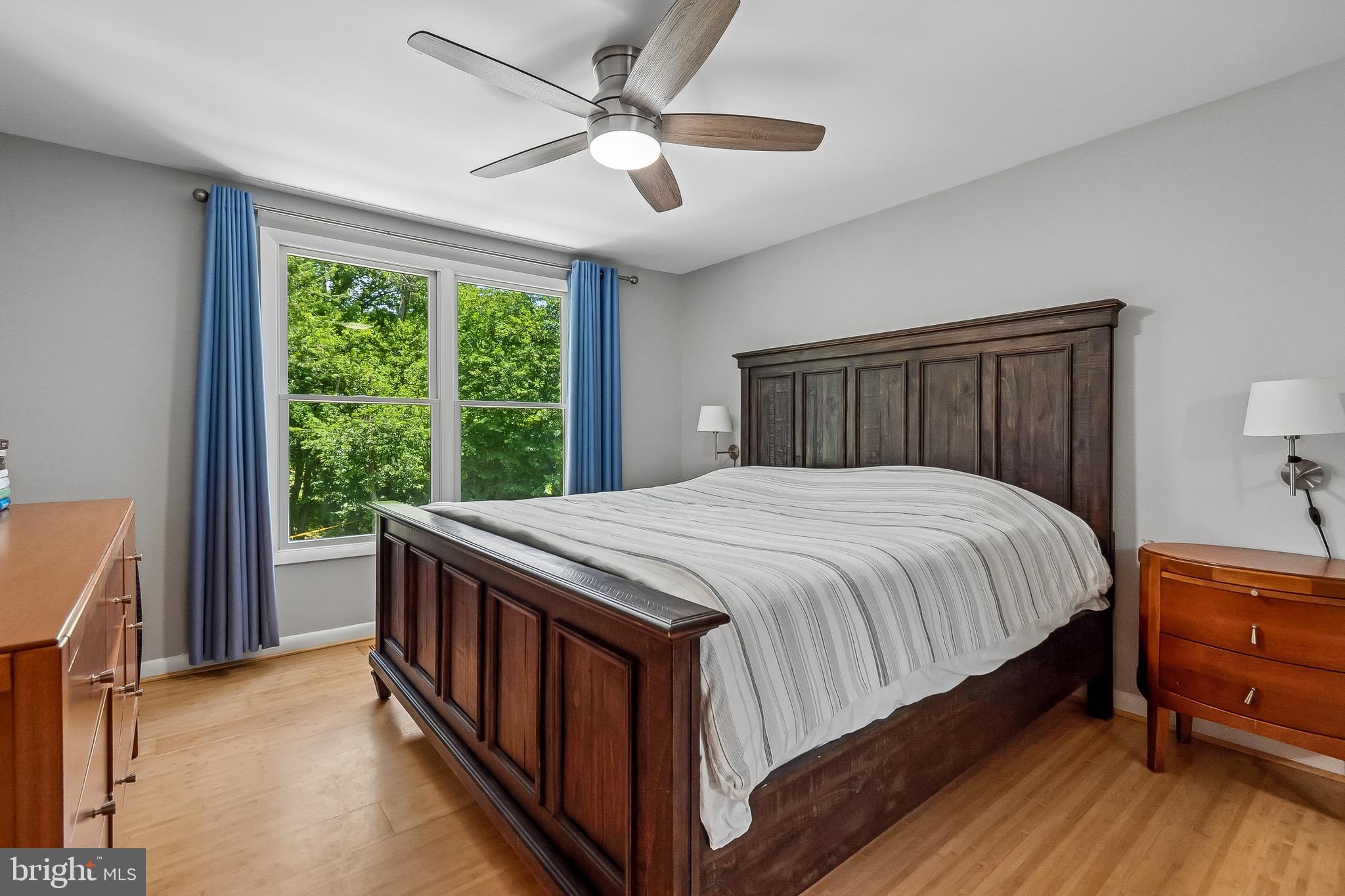 QUINCE ORCHARD MANOR - Residential