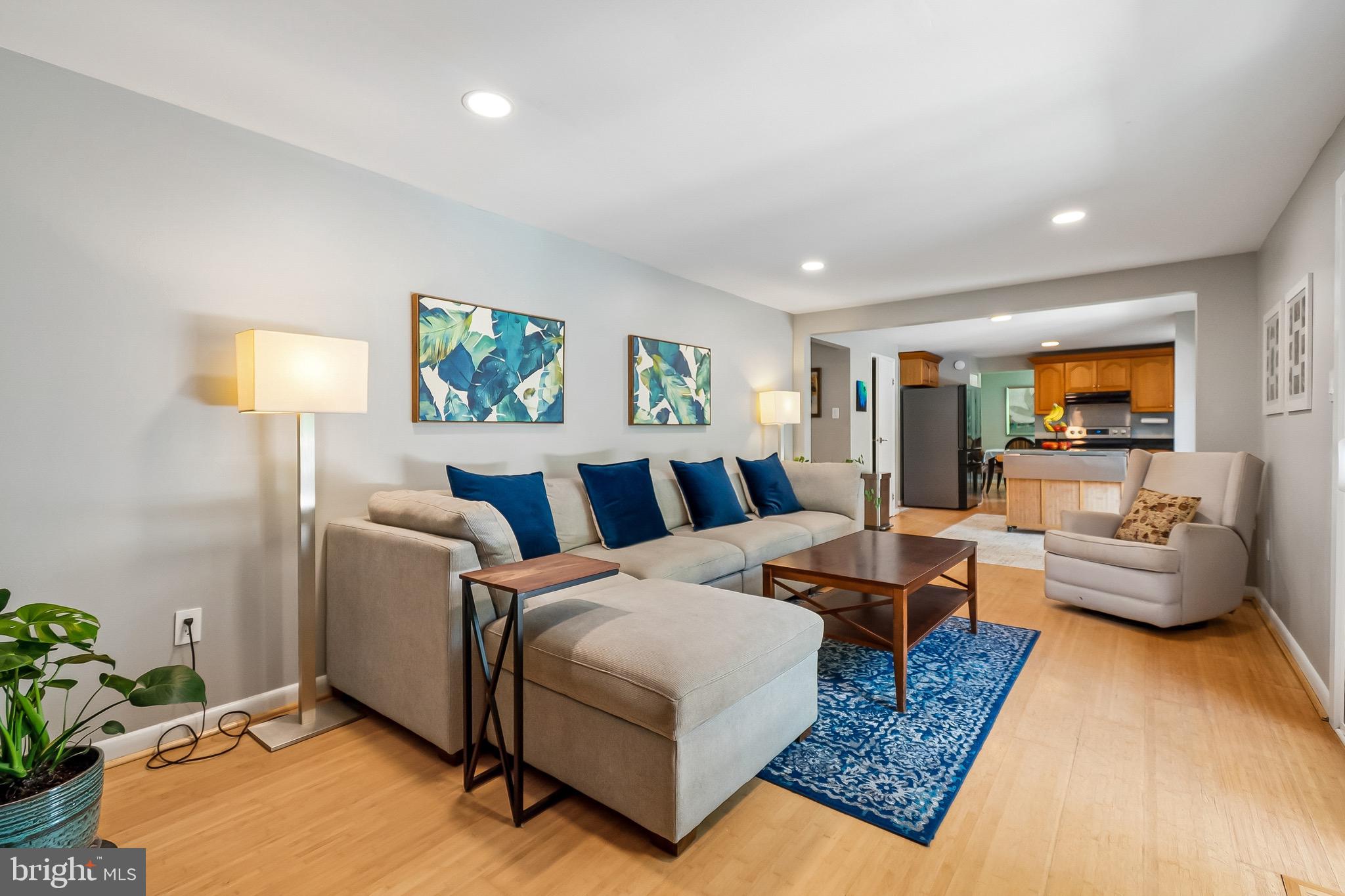 QUINCE ORCHARD MANOR - Residential