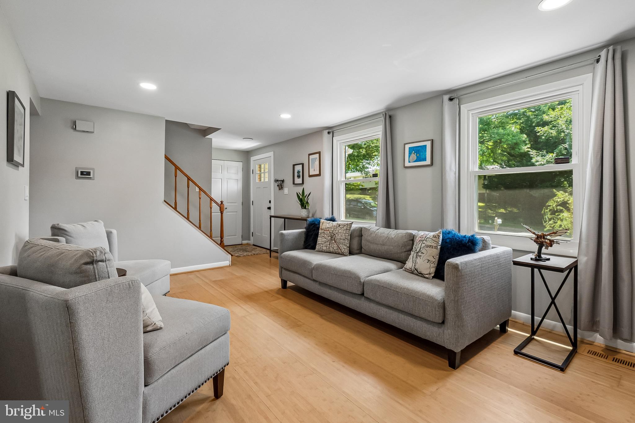 QUINCE ORCHARD MANOR - Residential