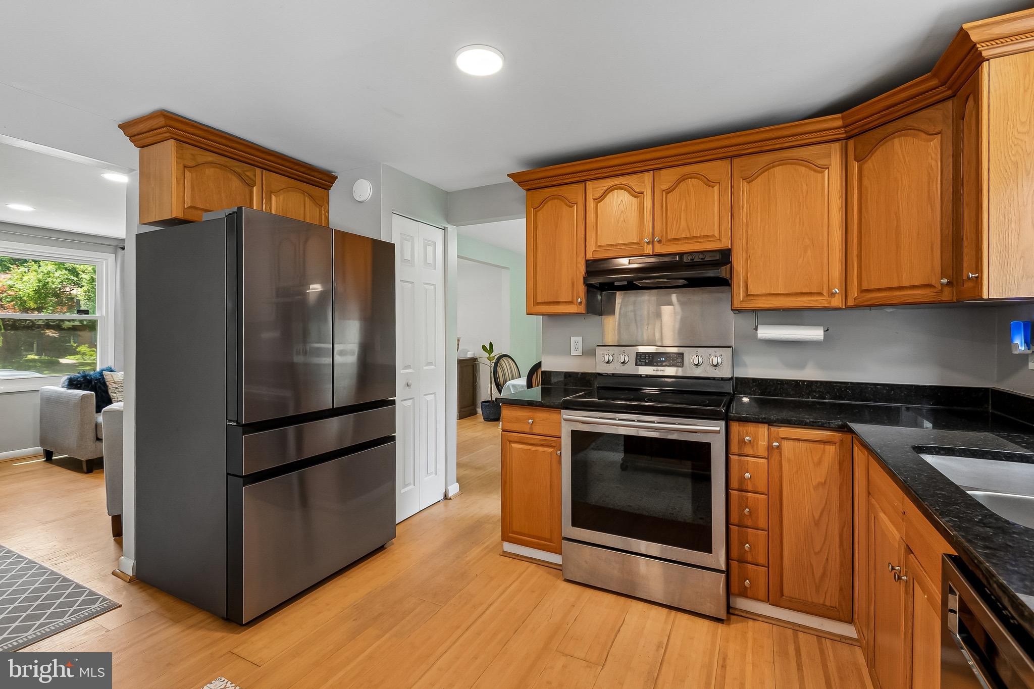QUINCE ORCHARD MANOR - Residential