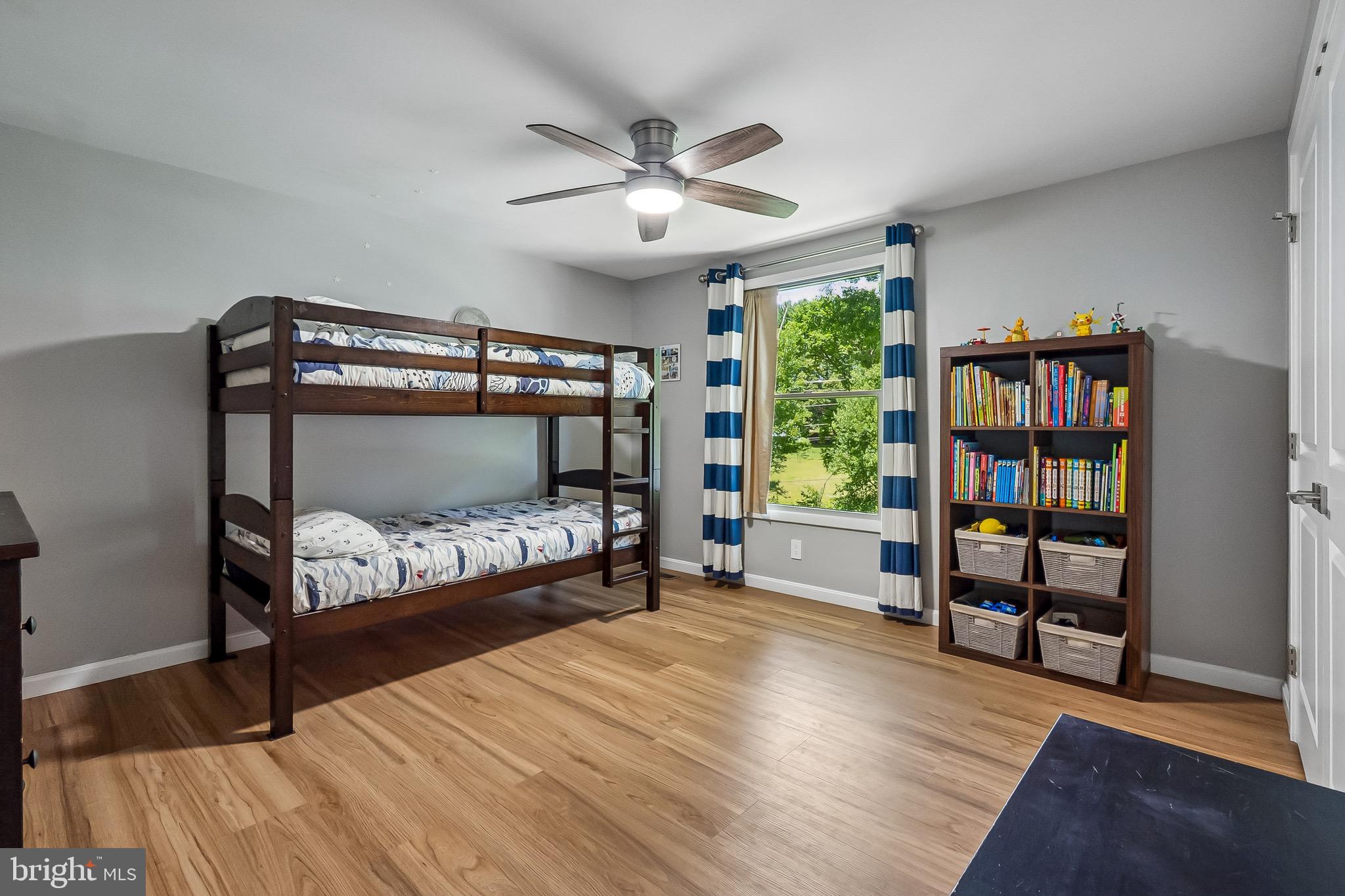 QUINCE ORCHARD MANOR - Residential