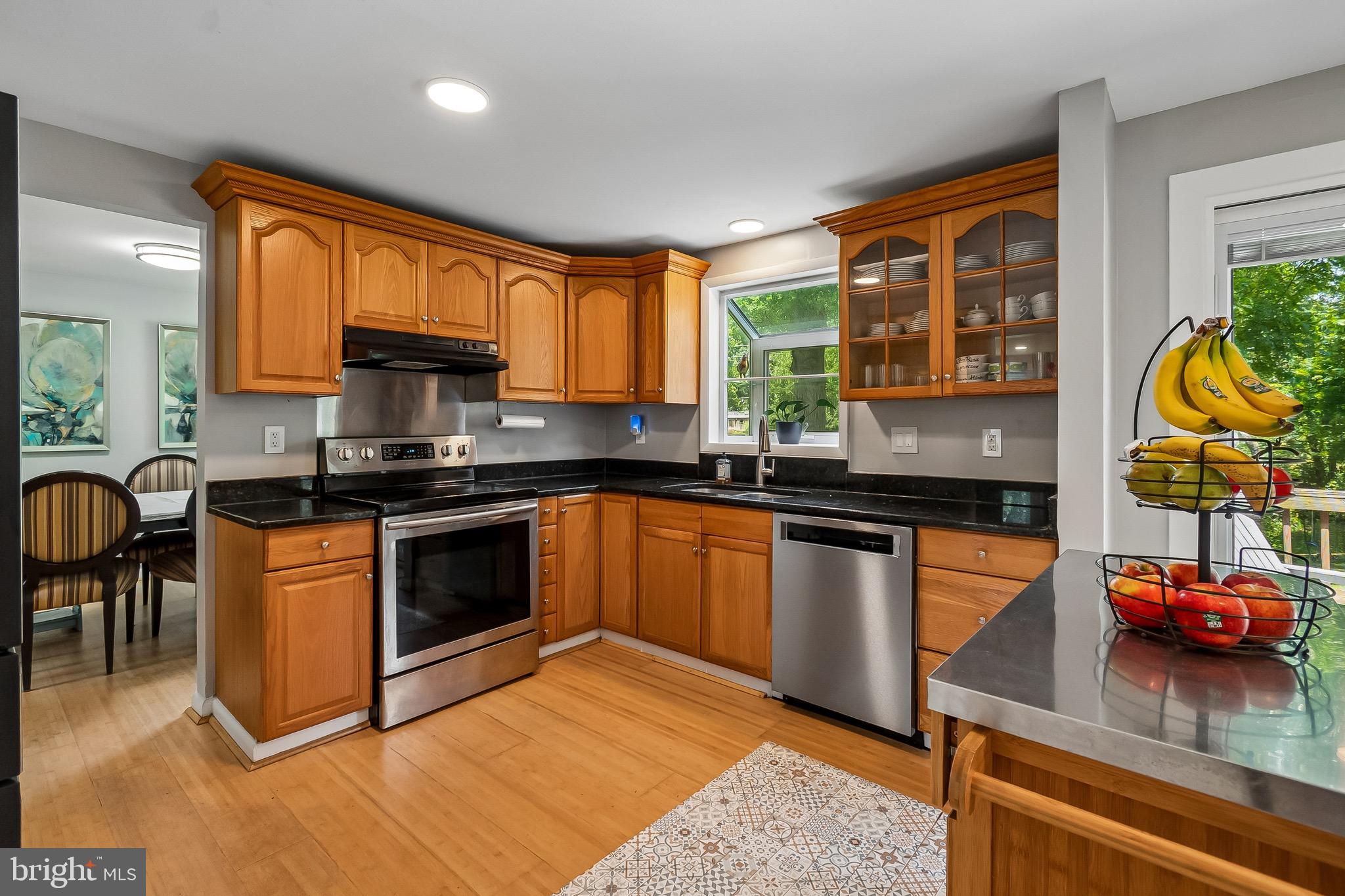 QUINCE ORCHARD MANOR - Residential