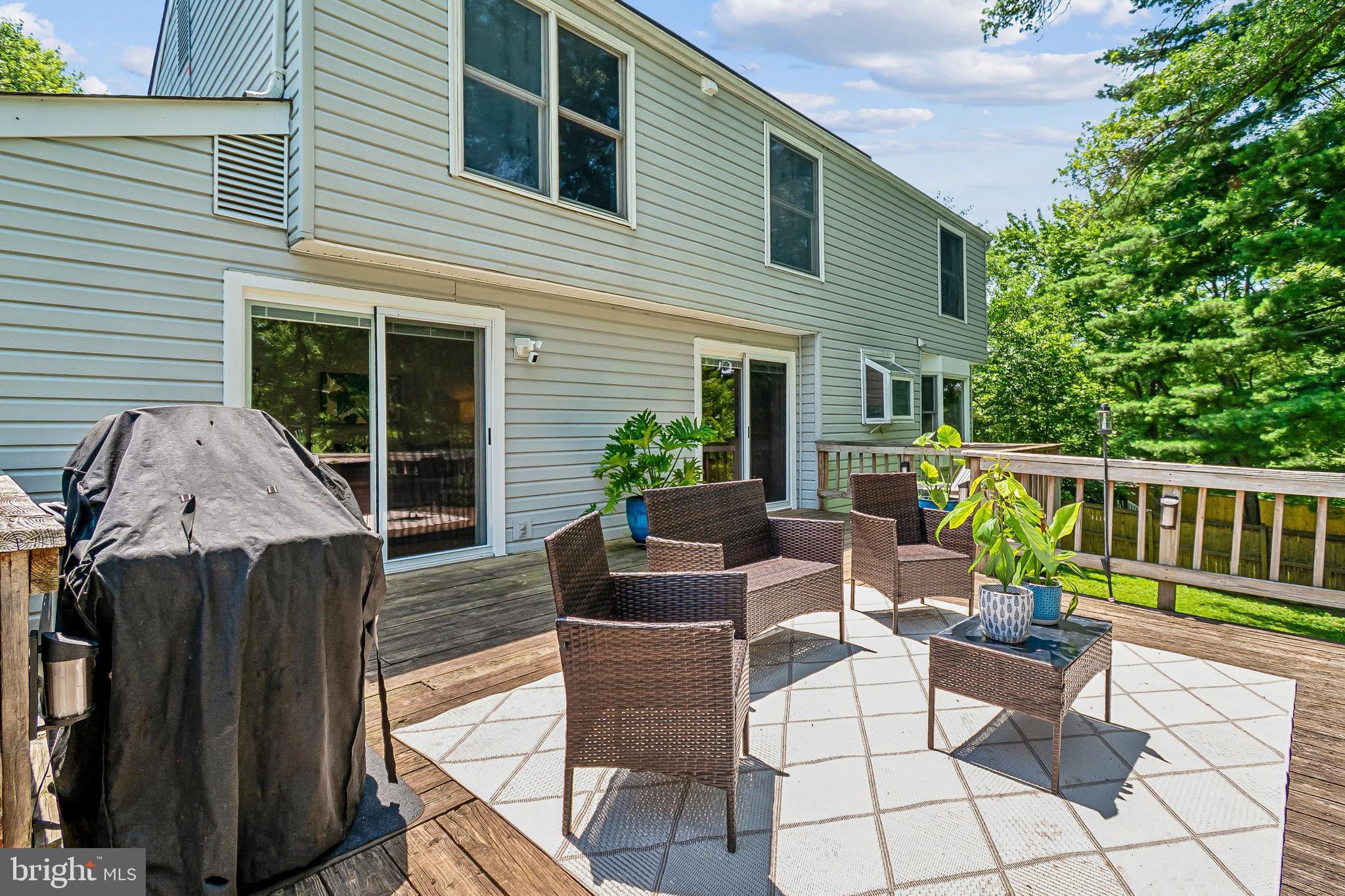 QUINCE ORCHARD MANOR - Residential