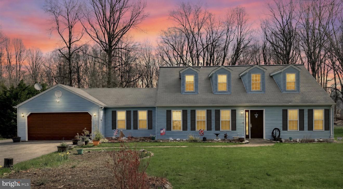 Completely renovated 3BR/2.5BA Cape Cod with attached garage. This move-in ready home features engineered hardwood flooring, custom crown molding, and faux wood blinds throughout. The updated kitchen includes granite countertops and new stainless steel appliances. Bathrooms offer custom tiled, upgraded showers.

Additional features include ceiling fans, high-end chandelier lighting, and upgraded ambient lighting. Functional layout with modern finishes throughout.

Seller has a recent appraisal available indicating a value above the list price.