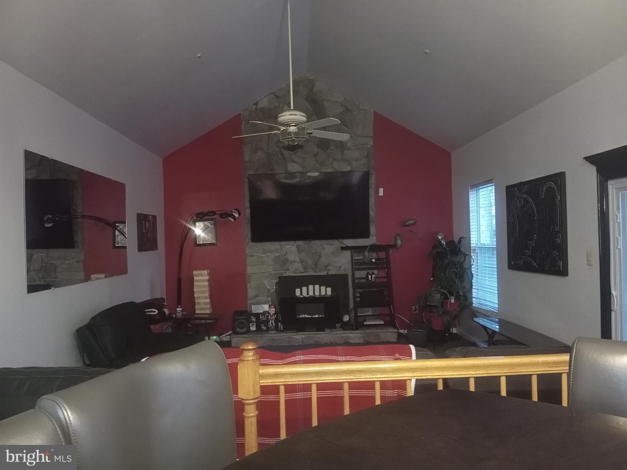 LARGO WOODS - Residential
