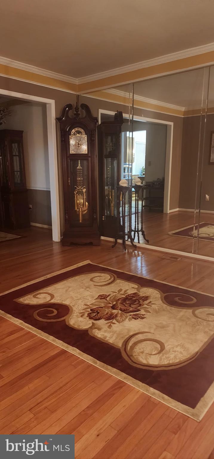 LARGO WOODS - Residential