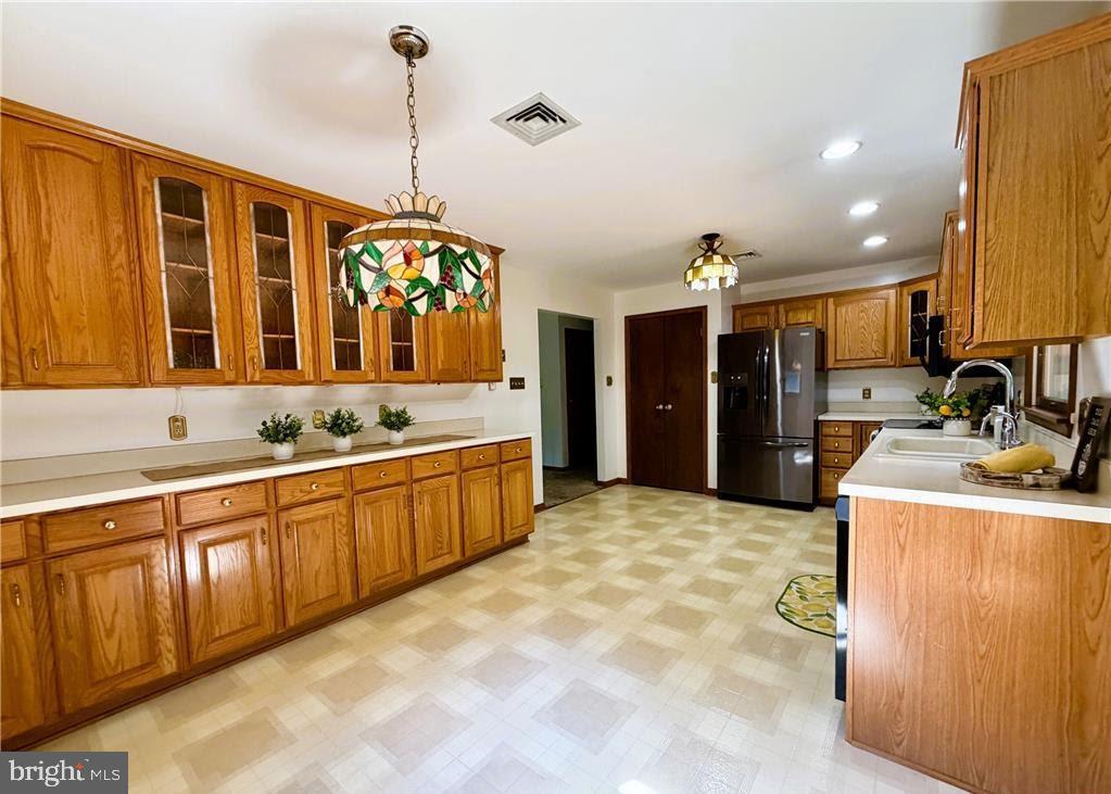 NIS HOLLOW ACRES - Residential