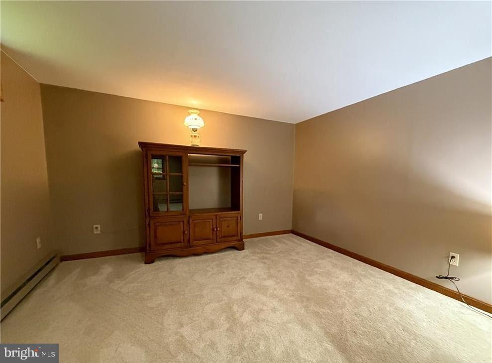 NIS HOLLOW ACRES - Residential