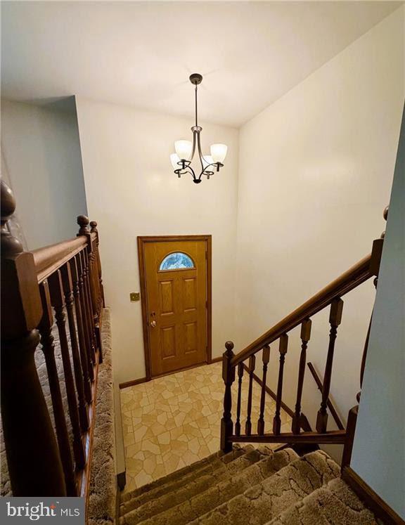 NIS HOLLOW ACRES - Residential