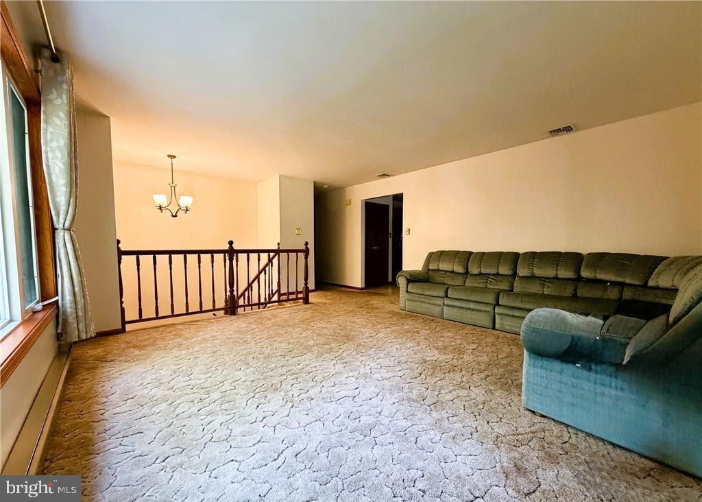 NIS HOLLOW ACRES - Residential